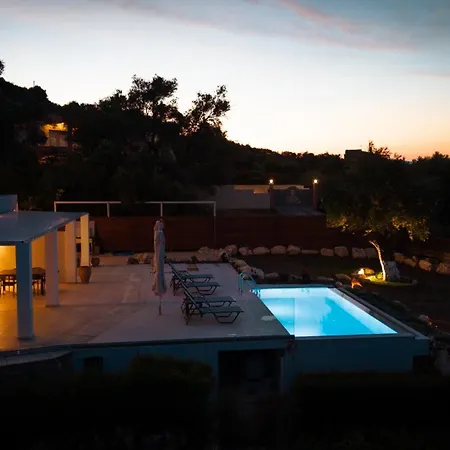 Capela Kastania Villa *